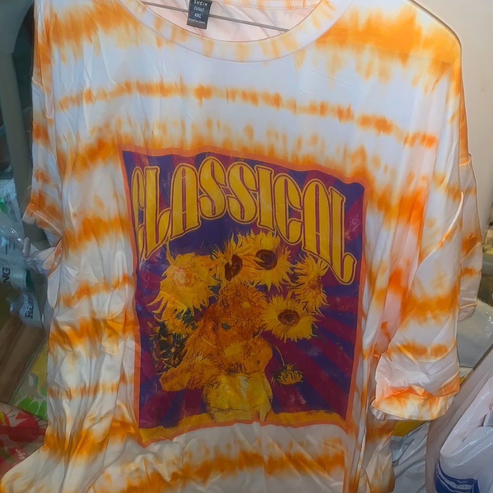 New Shein Curve  sunflower bouquet on. And orange and white stripe 4x